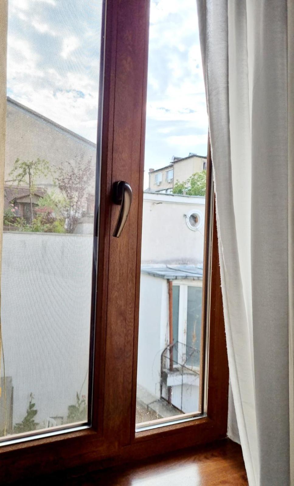 Cozy Apartment Near City Center Bukarest Exterior foto