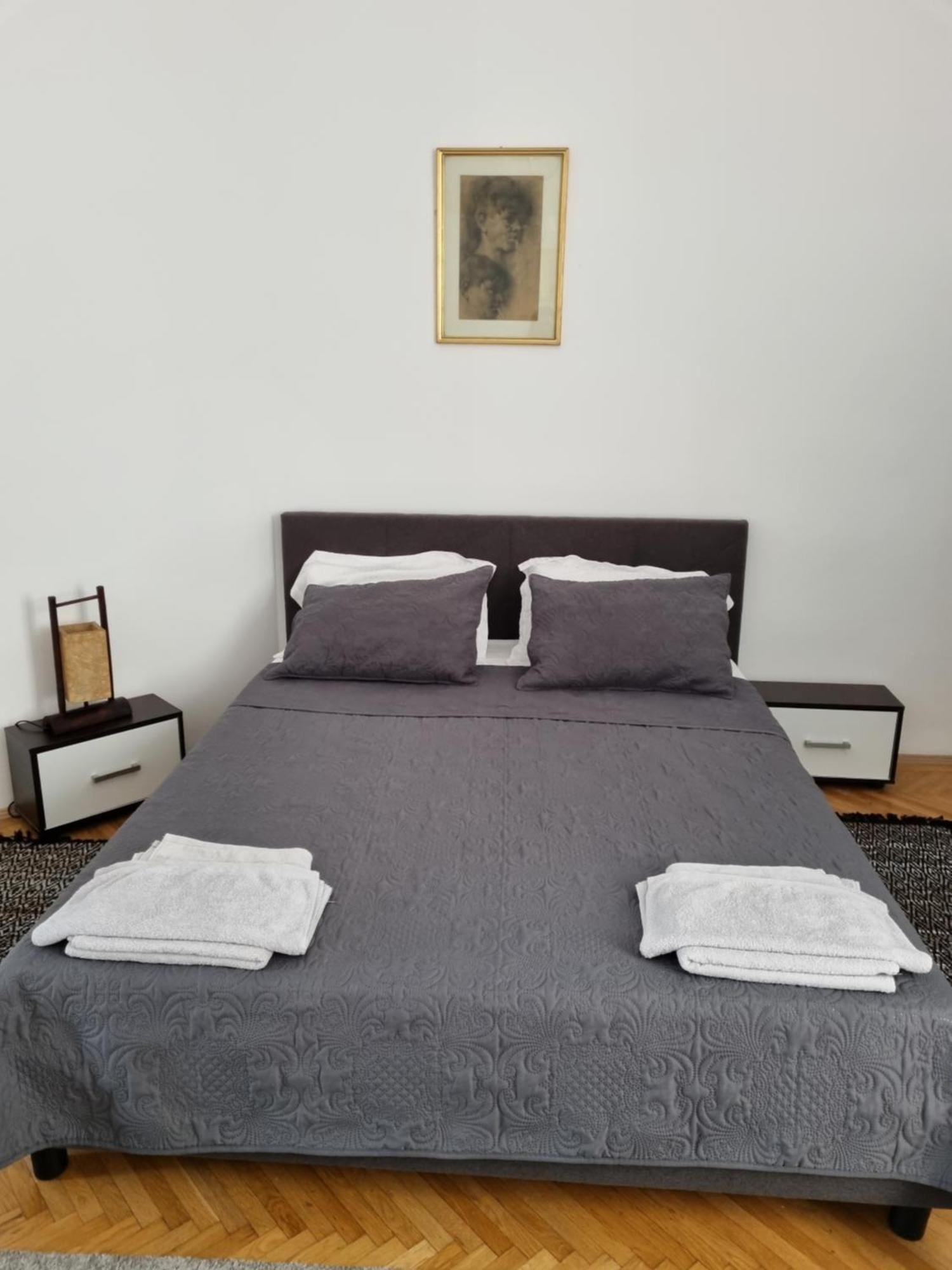 Cozy Apartment Near City Center Bukarest Exterior foto